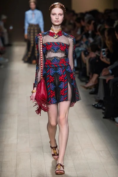 Look 13